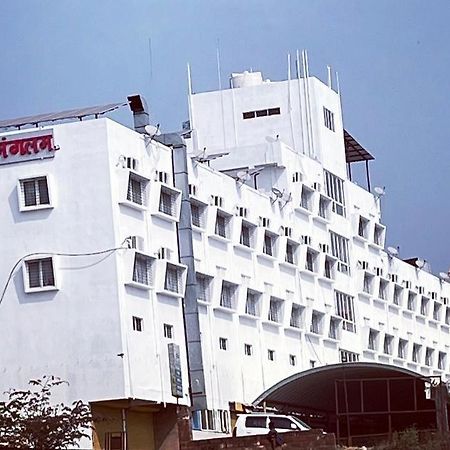 Hotel Mangalam Kurandvad Buitenkant foto